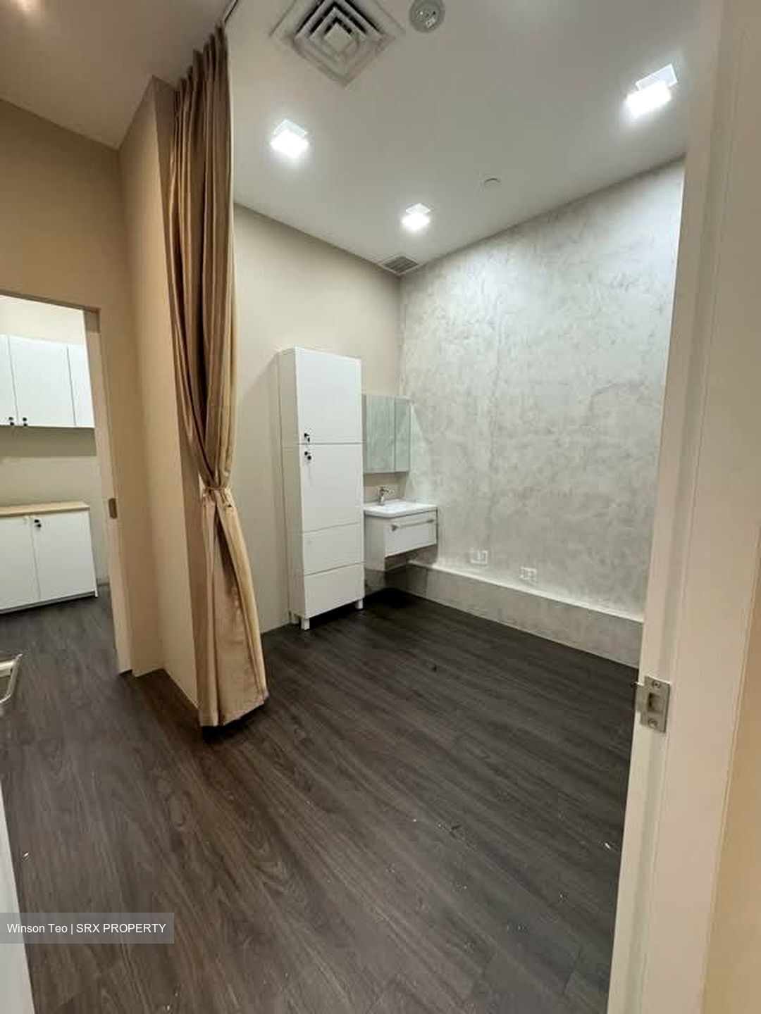 Alexandra Central (D3), Retail #559252831